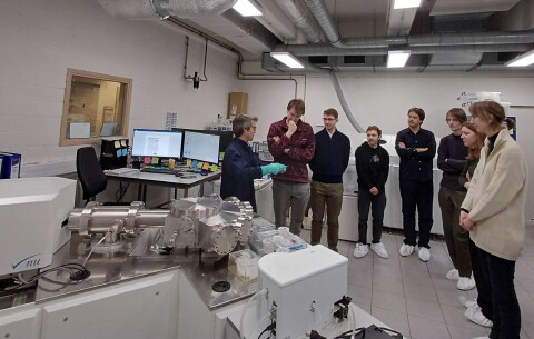 LAB TOUR 3